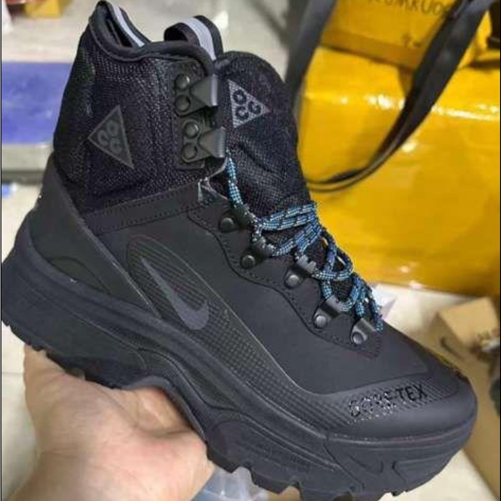 Nike ACG Black Gore-Tex Boots